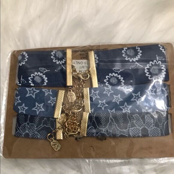 Set of 3 chokers and earrings set - Picture 3 of 3